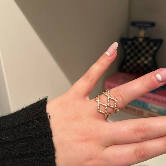 Ring - Picture 2 of 4